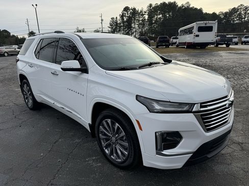 Used 2022 Chevrolet Traverse Premier image 9
