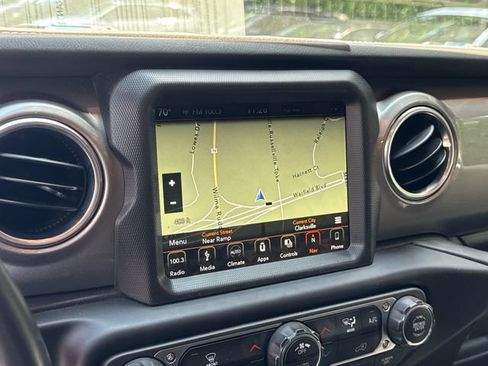 Used 2019 Jeep Wrangler Unlimited Sahara AWD/4WD image 22