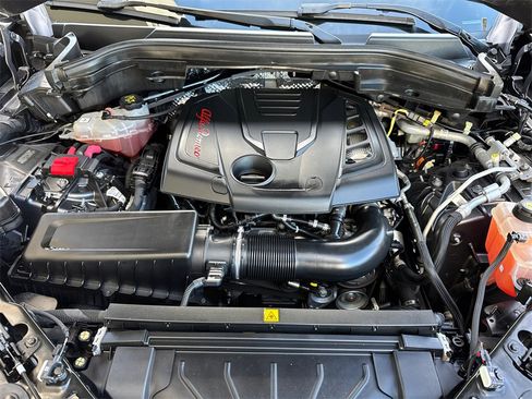 Used 2022 Alfa Romeo Stelvio Sprint image 8