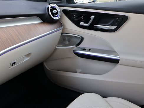 Certified 2025 Mercedes-Benz C 300 Sedan image 42