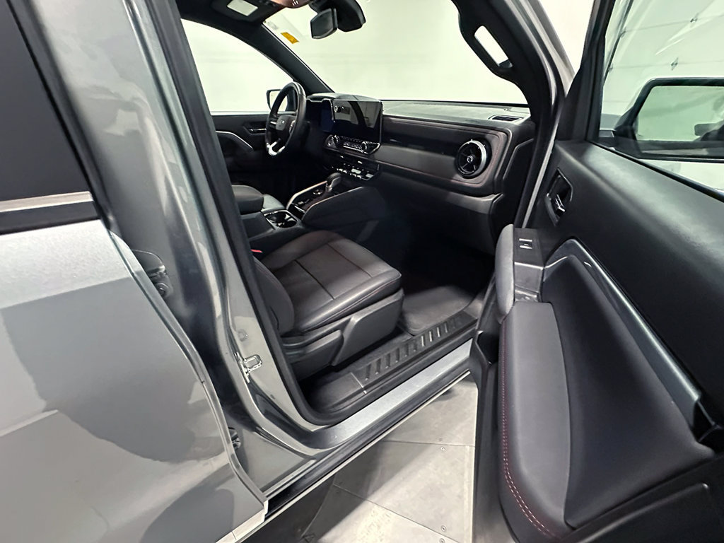 Used 2024 Chevrolet Colorado Z71 w/ Z71 Convenience Package 2 AWD/4WD image 26