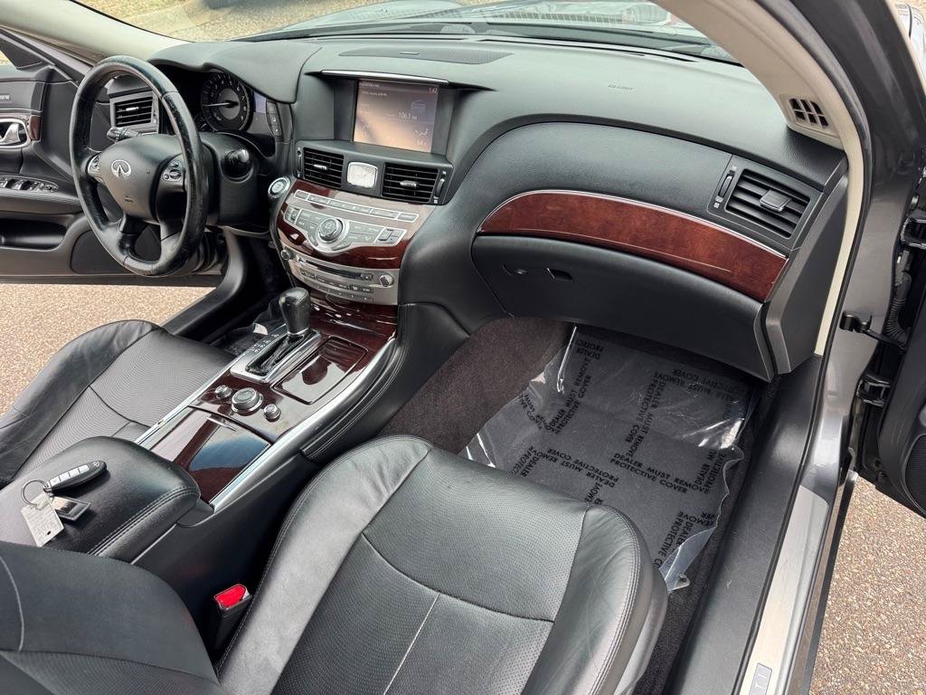 Used 2017 INFINITI Q70 L 3.7 AWD/4WD image 26