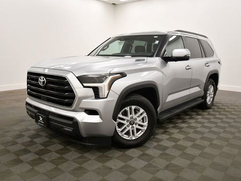 Used 2025 Toyota Sequoia SR5 AWD/4WD image 2