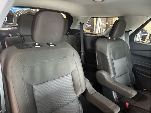 Used 2022 Ford Explorer XLT AWD/4WD image 33