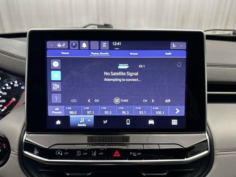 Used 2023 Jeep Compass Limited AWD/4WD image 16