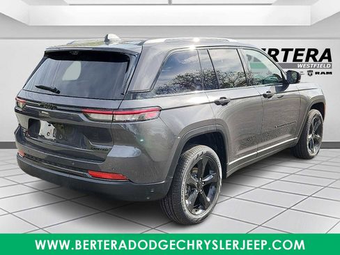 New 2025 Jeep Grand Cherokee Limited w/ Luxury Tech Group II image 4
