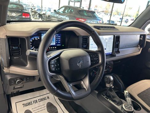 Used 2022 Ford Bronco Wildtrak image 11