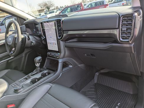 Used 2025 Ford Ranger Lariat w/ FX4 Off-Road Package image 36