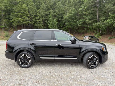 Used 2025 Kia Telluride S FWD image 22
