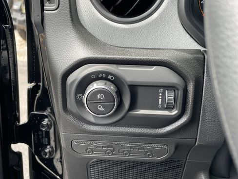 New 2026 Jeep Gladiator Sport image 34