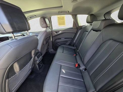 Certified 2024 Audi Q4 e-tron Premium image 15