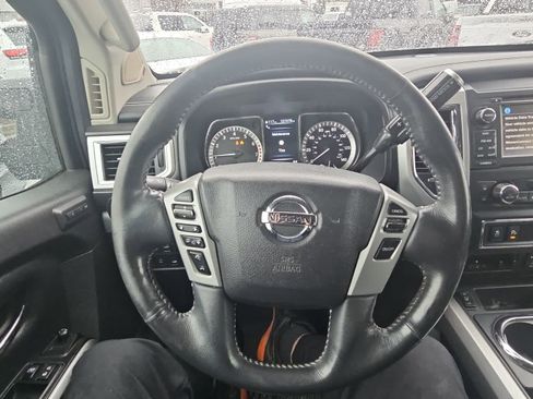 Used 2017 Nissan Titan PRO-4X w/ Pro-4x Convenience Package image 16