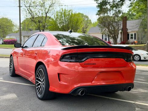 Used 2017 Dodge Charger R/T RWD image 4