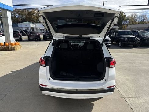 Certified 2022 Chevrolet Equinox RS w/ Infotainment Package image 26