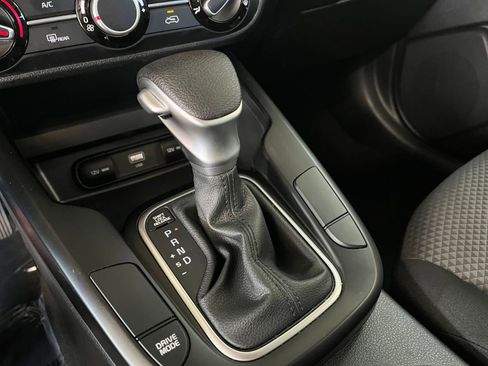 Used 2025 Kia Soul LX w/ LX Technology Package image 41