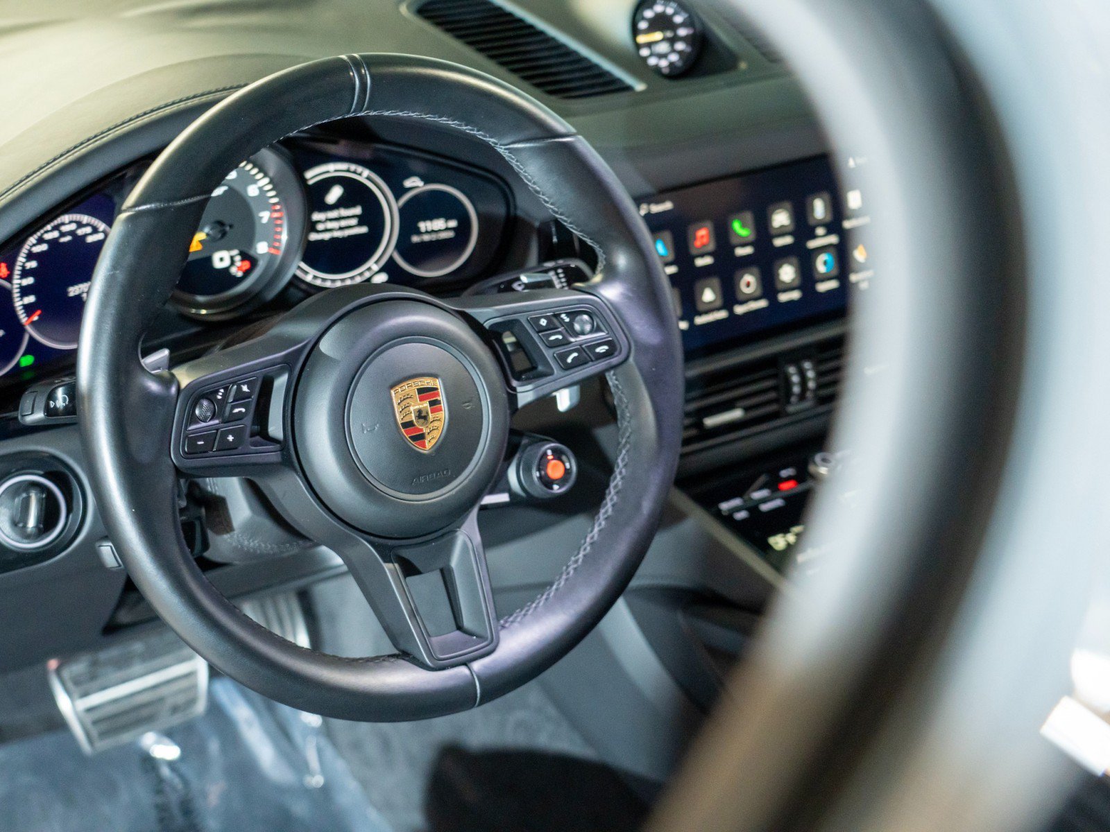 Certified 2022 Porsche Cayenne Turbo GT AWD/4WD image 16