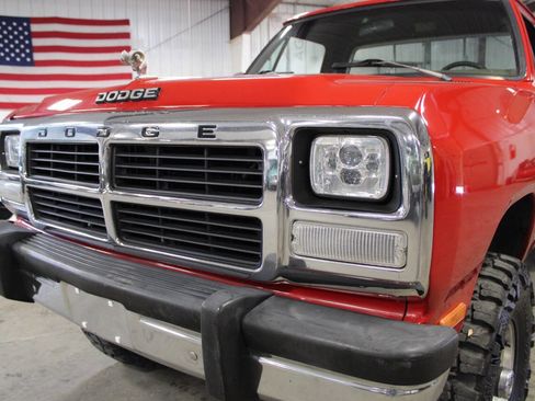 Used 1993 Dodge D/W Truck 250 image 10