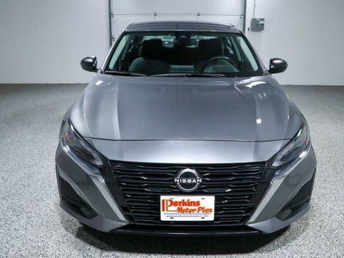 Used 2025 Nissan Altima 2.5 SV FWD image 4