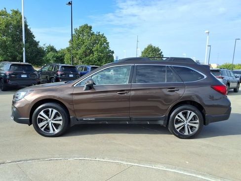 Used 2019 Subaru Outback 3.6R Limited w/ Popular Package #2 AWD/4WD image 8