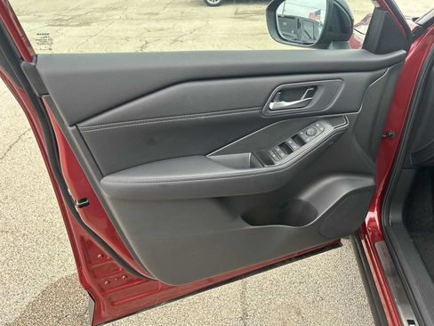 Used 2026 Nissan Rogue Dark Armor AWD/4WD image 23