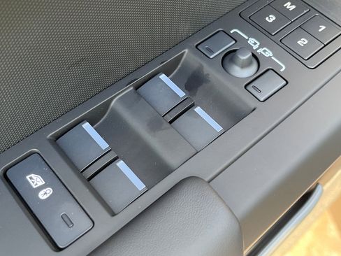 Used 2026 Land Rover Defender 110 S AWD/4WD image 12