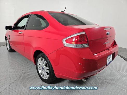 Used 2008 Ford Focus Coupe FWD image 4