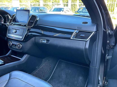 Used 2018 Mercedes-Benz GLS 550 4MATIC image 18