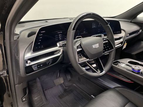 Certified 2024 Cadillac Lyriq Luxury image 2