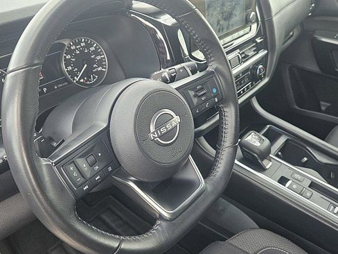 Used 2024 Nissan Pathfinder SV FWD image 18