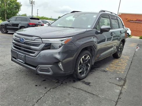 Used 2025 Subaru Forester Limited image 7