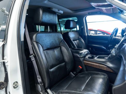 Used 2016 Chevrolet Tahoe LT w/ Luxury Package RWD image 16