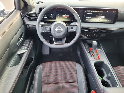 New 2025 Nissan Kicks SR image 8