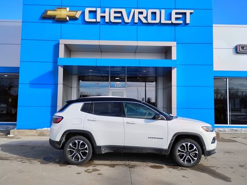 Used 2023 Jeep Compass Limited image 11