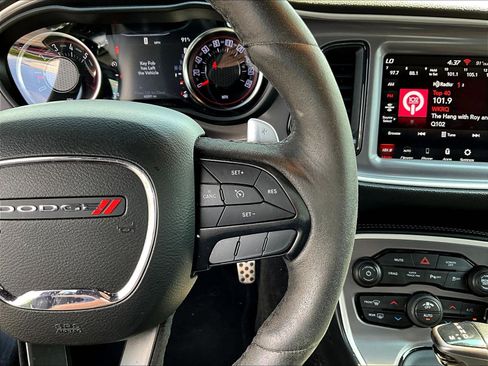 Used 2022 Dodge Challenger R/T Scat Pack RWD image 9