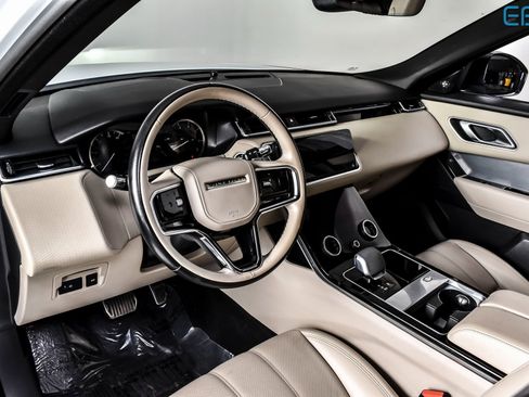 Used 2021 Land Rover Range Rover Velar R-Dynamic S image 17