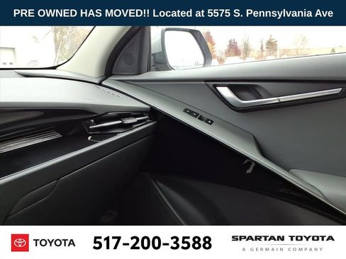 Used 2023 Kia Niro EX image 21
