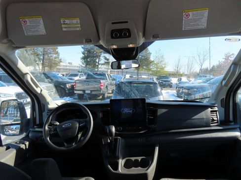 Used 2023 Ford Transit 350 XLT image 9