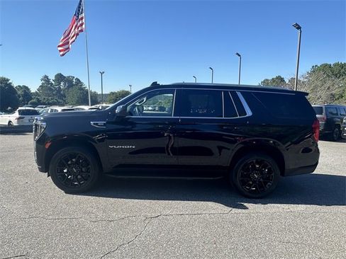 Used 2022 GMC Yukon SLE w/ Gmc Pro Safety Plus Package image 2