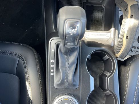 New 2025 Ford Bronco Badlands image 30