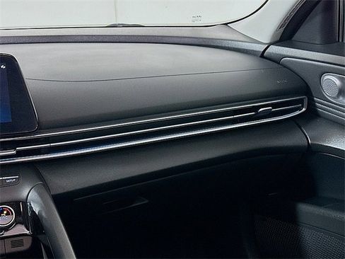 Used 2023 Hyundai Elantra Limited w/ Cargo Package image 26