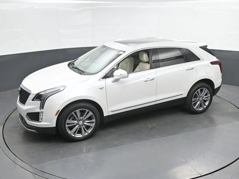 Used 2024 Cadillac XT5 Premium Luxury w/ LPO, Floor Liner Package AWD/4WD image 36