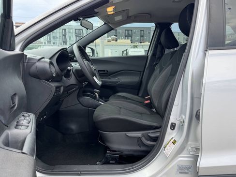 Used 2020 Nissan Kicks S FWD image 10