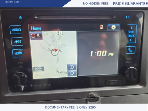 Used 2017 Toyota Sienna SE Premium image 24