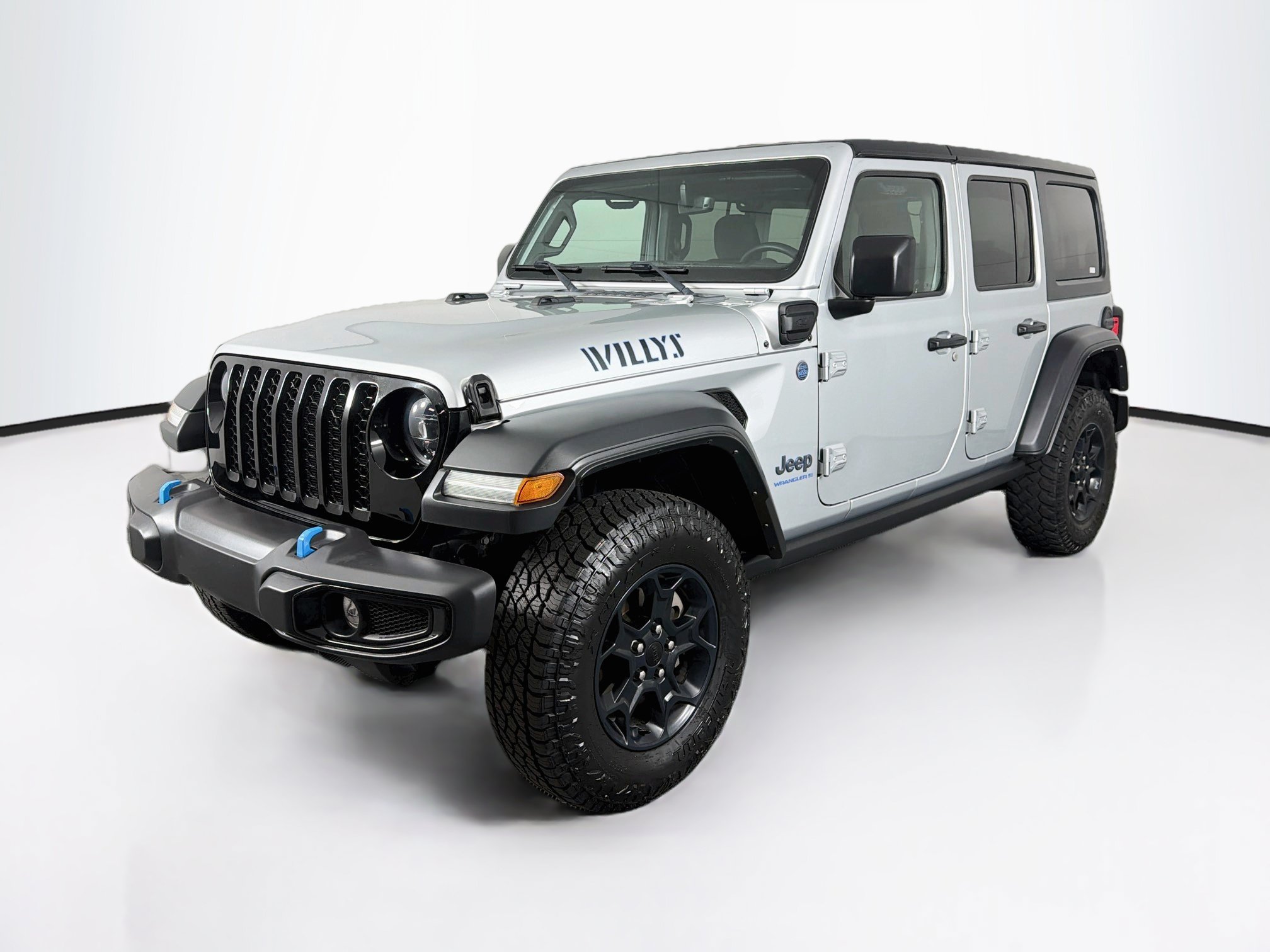 Used 2023 Jeep Wrangler Unlimited w/ Cold Weather Group AWD/4WD image 3