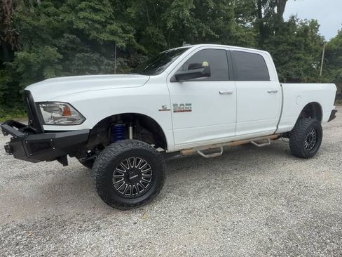 Used 2018 RAM 2500 SLT AWD/4WD image 4