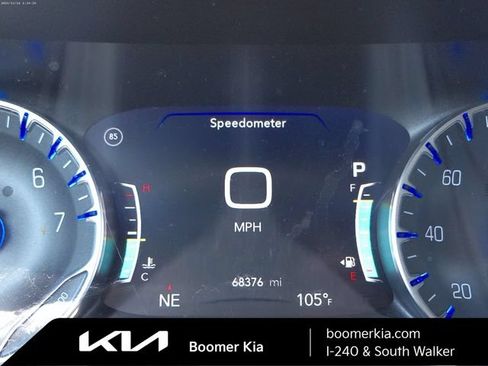 Used 2017 Chrysler Pacifica Touring-L Plus w/ Uconnect Theatre Group FWD image 13