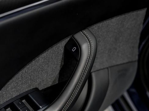 Used 2021 Tesla Model S Plaid image 37