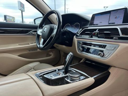 Used 2016 BMW 740i image 44