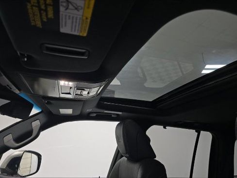 Used 2025 Lexus LX 700h F Sport image 10