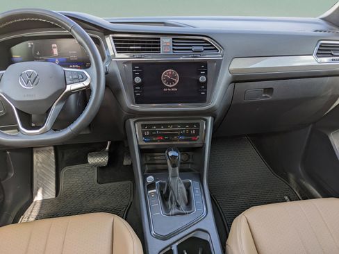 Used 2023 Volkswagen Tiguan SE image 13